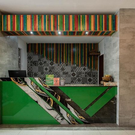 Sandat Hotel Legian Екстериор снимка