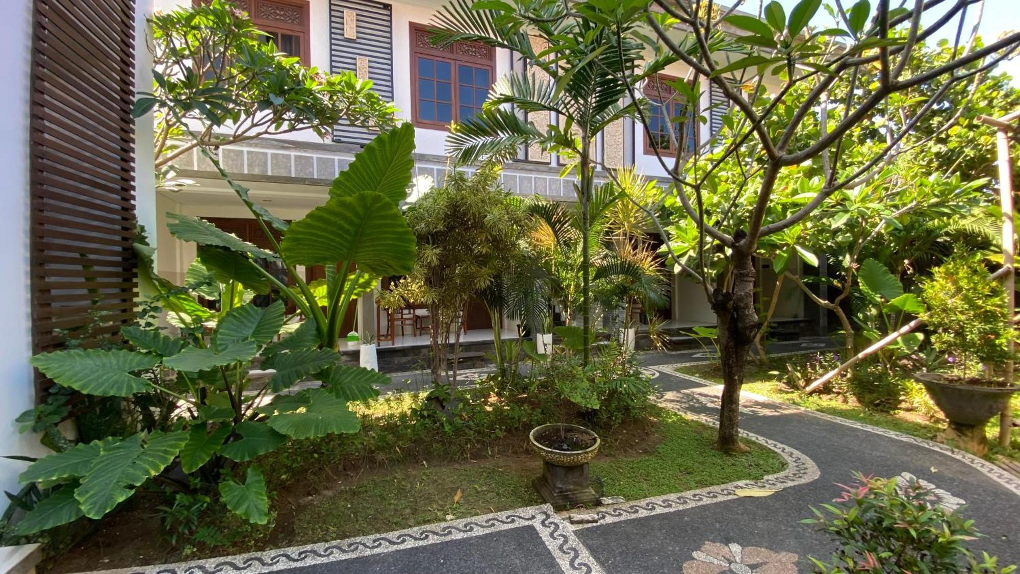 Sandat Hotel Legian Екстериор снимка