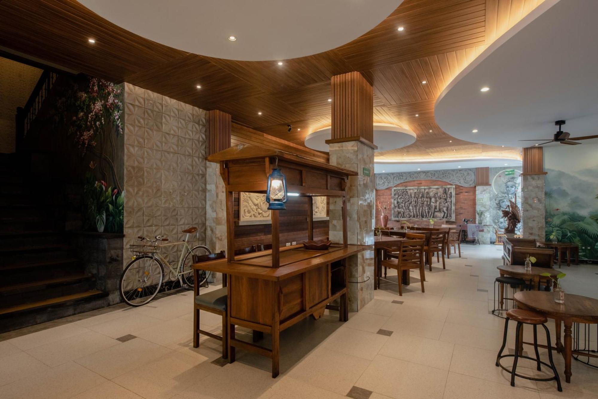 Sandat Hotel Legian Екстериор снимка