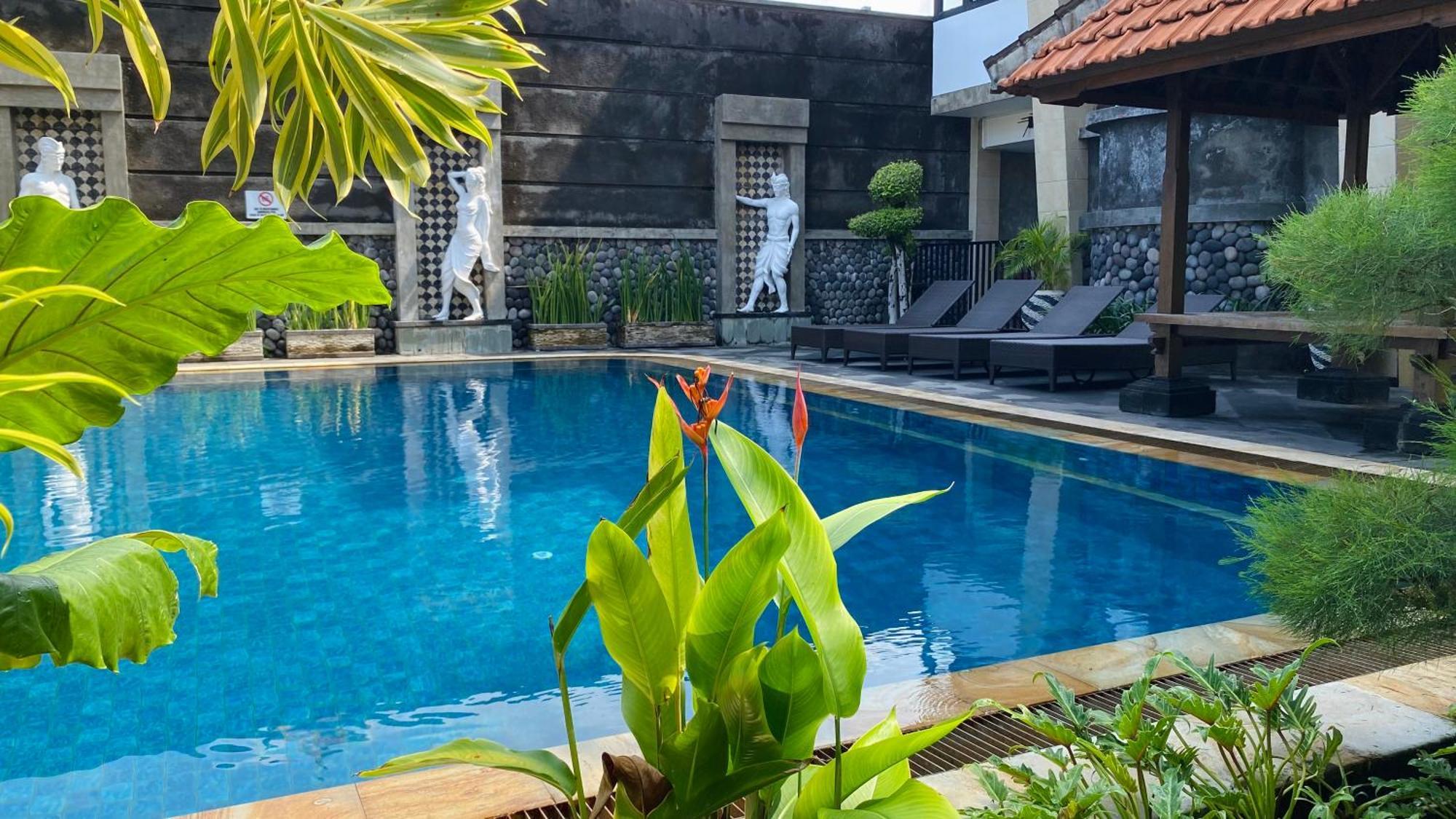 Sandat Hotel Legian Екстериор снимка