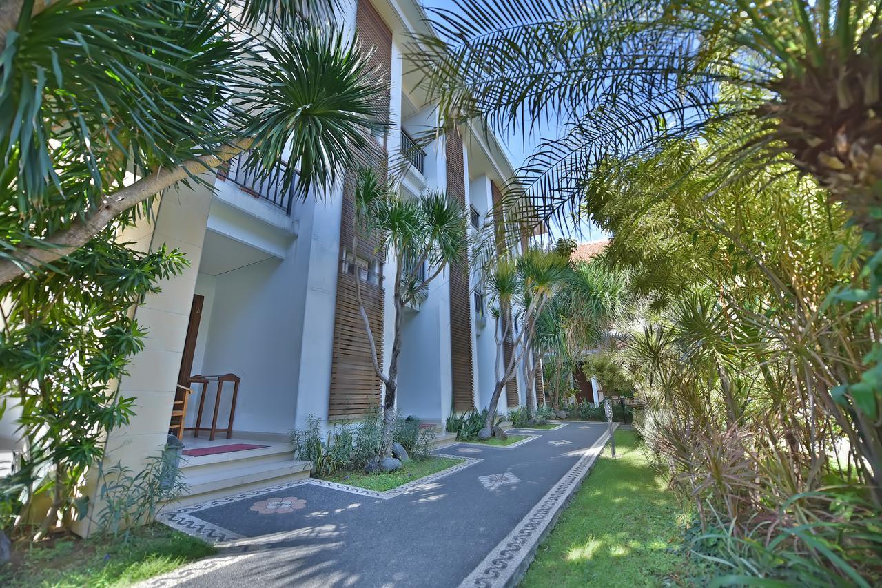 Sandat Hotel Legian Екстериор снимка